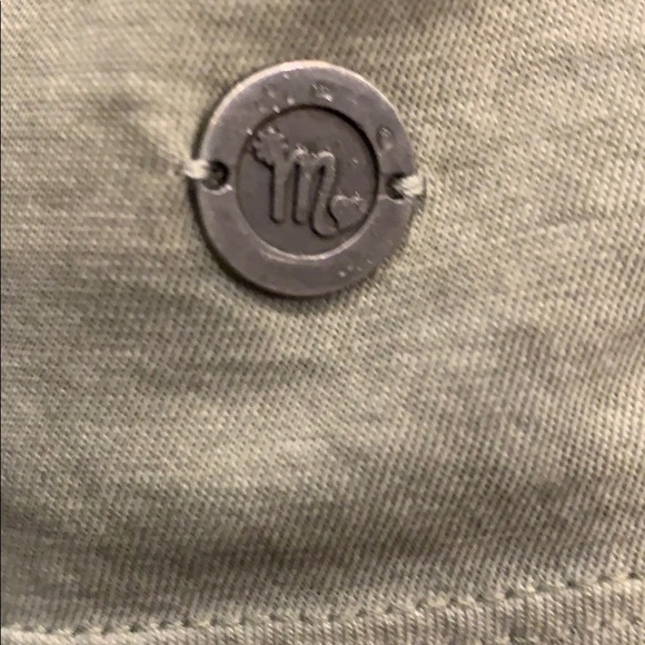 Short sleeve ecru tee purchased in Europe - Picture 5 of 5